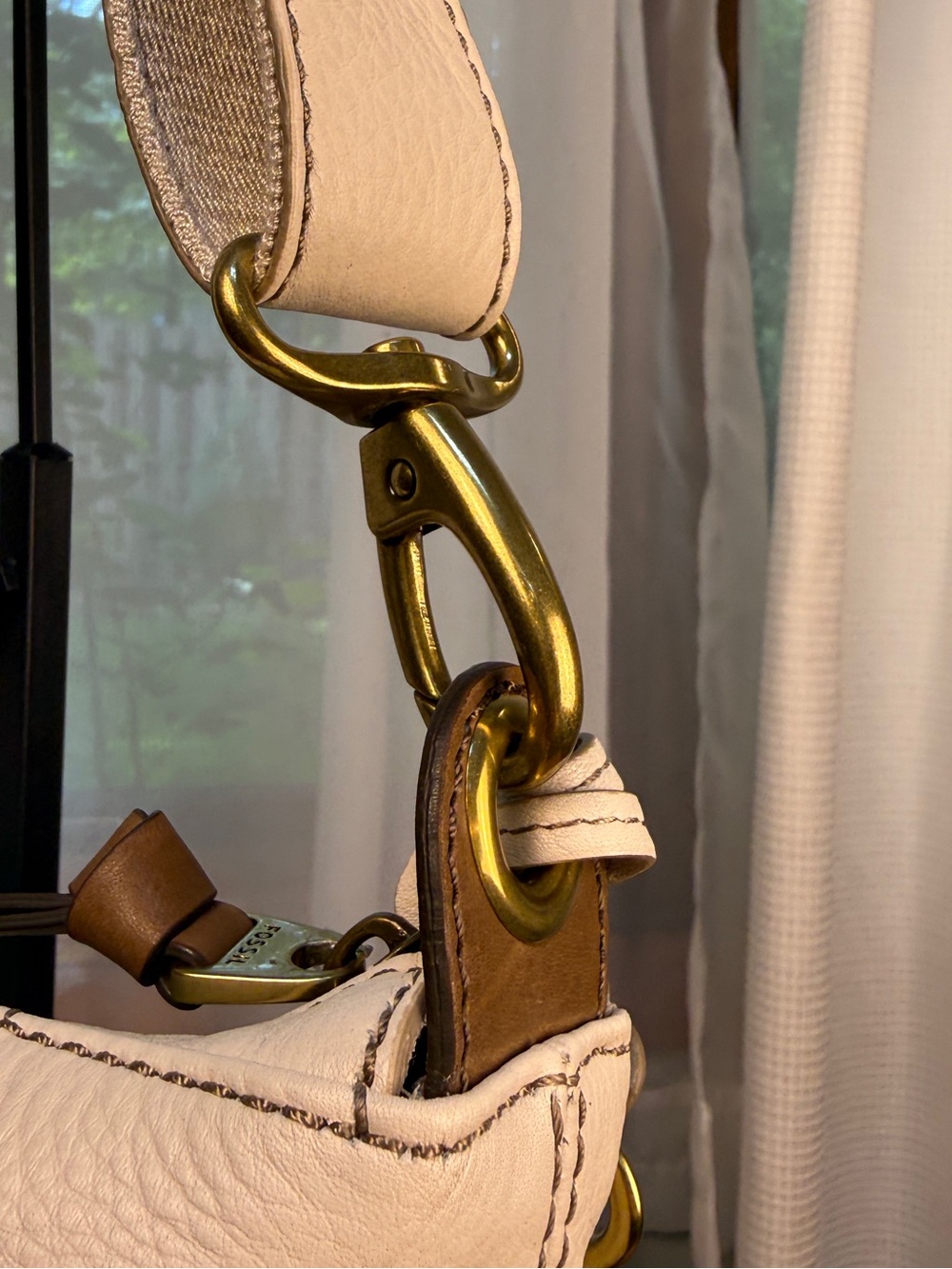Fossil Morgan Traveler Leather Crossbody Bag Bone Ivory Brass Key Fob NWOT - Picture 9 of 13